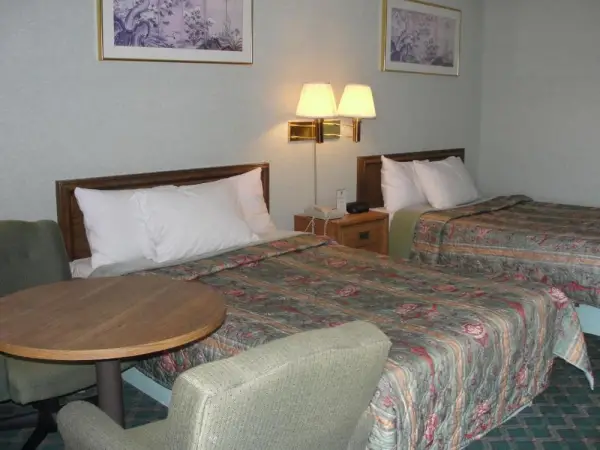 Budget Inn 5
